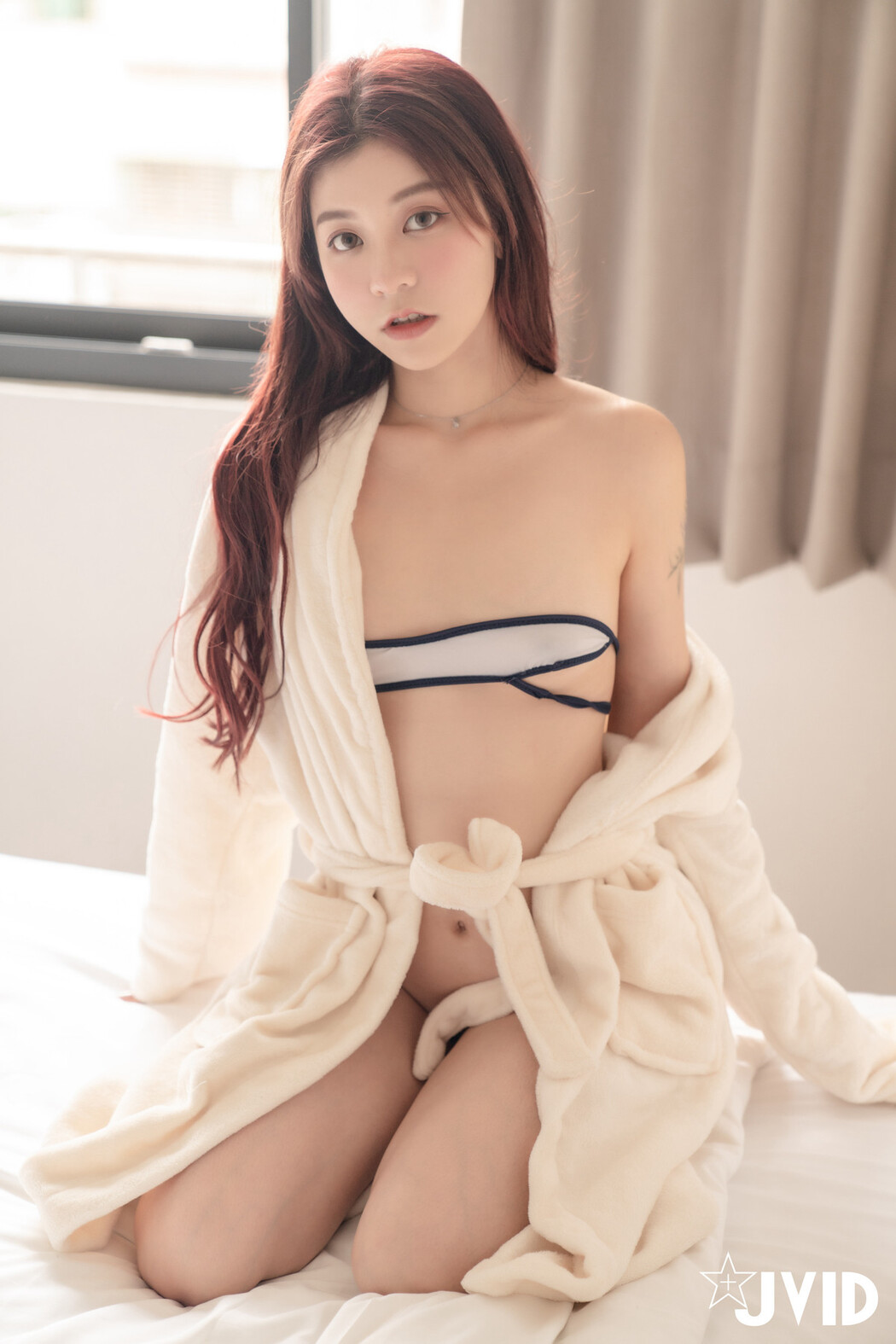 JVID精品 學妹生日帶她來個溫泉一日之旅,一起泡混湯看著她裸著身體讓人血脈噴張….想著晚上怎麼把她征服 Set.02
