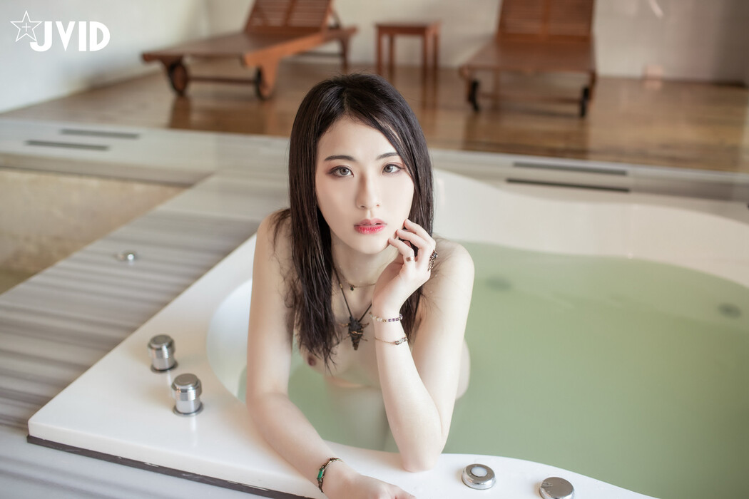 JVID精品 雪白美乳「阿黎」濕身、淋浴、裸泡無遮掩全露!