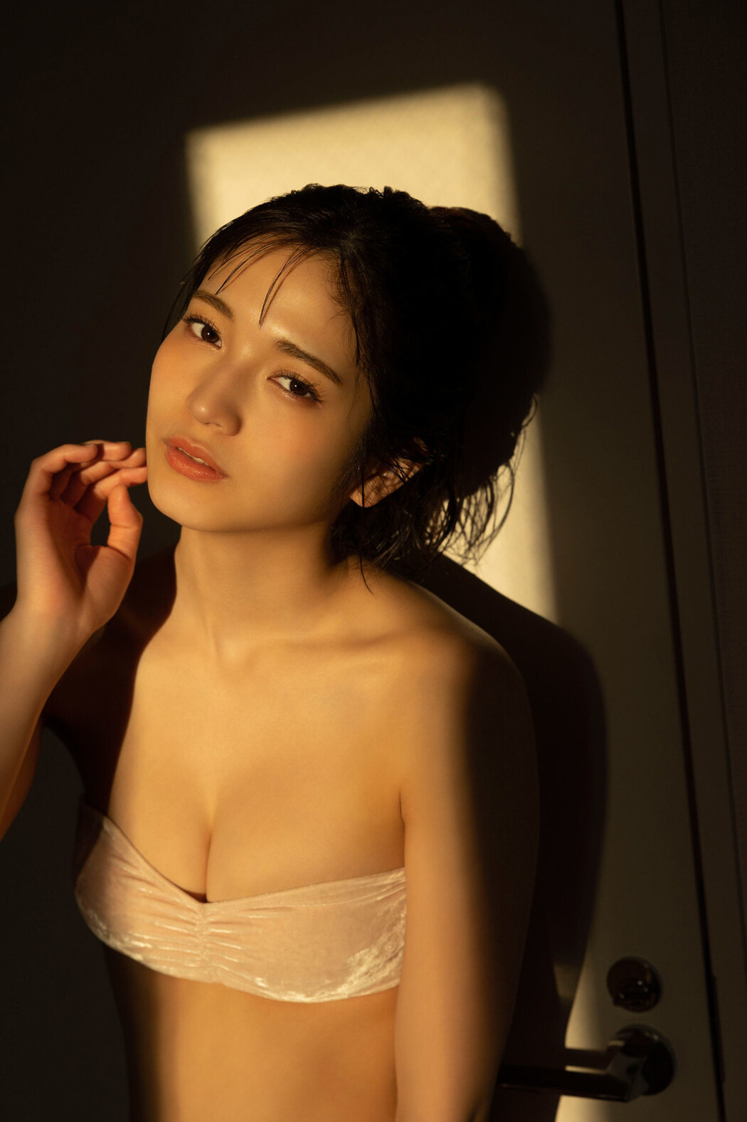Nanako Kurosaki 黒嵜菜々子, ＦＲＩＤＡＹデジタル写真集 「少女卒業 Vol.1」 Set.01