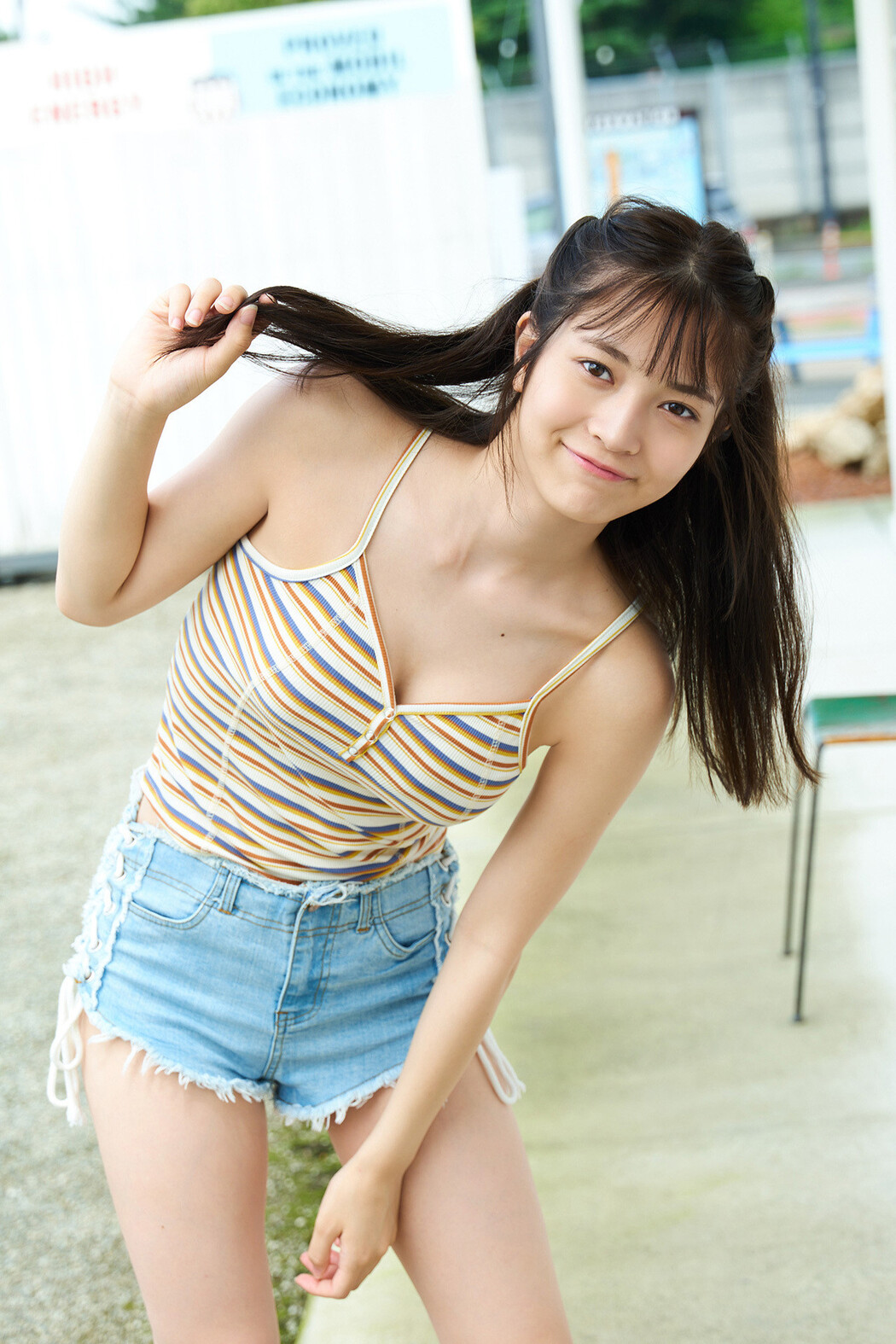 Nanako Kurosaki 黒嵜菜々子, FLASHデジタル写真集 「18歳、原石、輝く」 Set.01