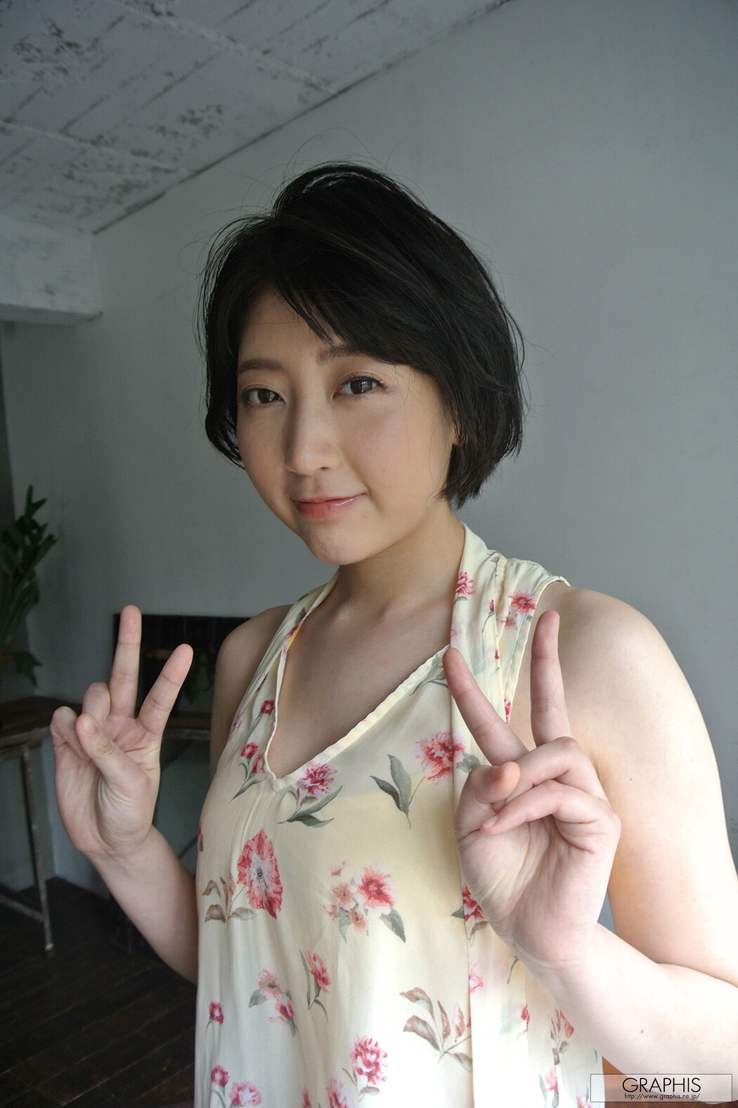 Hibiki Natsume 夏目響, [Graphis] Gals 「Sounds Cute!!」 Vol.04