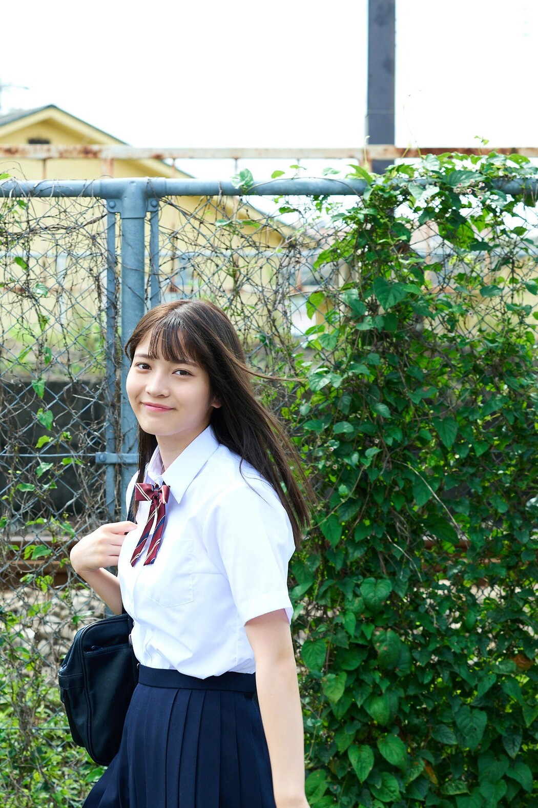 Nanako Kurosaki 黒嵜菜々子, FLASHデジタル写真集 「18歳、原石、輝く」 Set.01