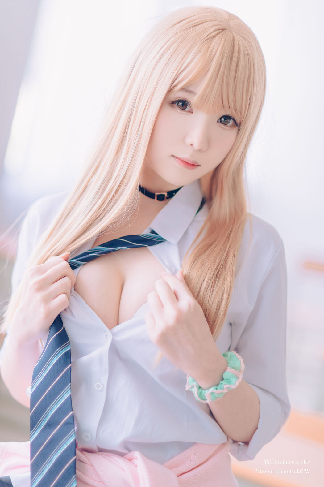 [Net Red COSER Photo] Weibo Girl Paper Cream Moon Shimo-Blonde Uniform