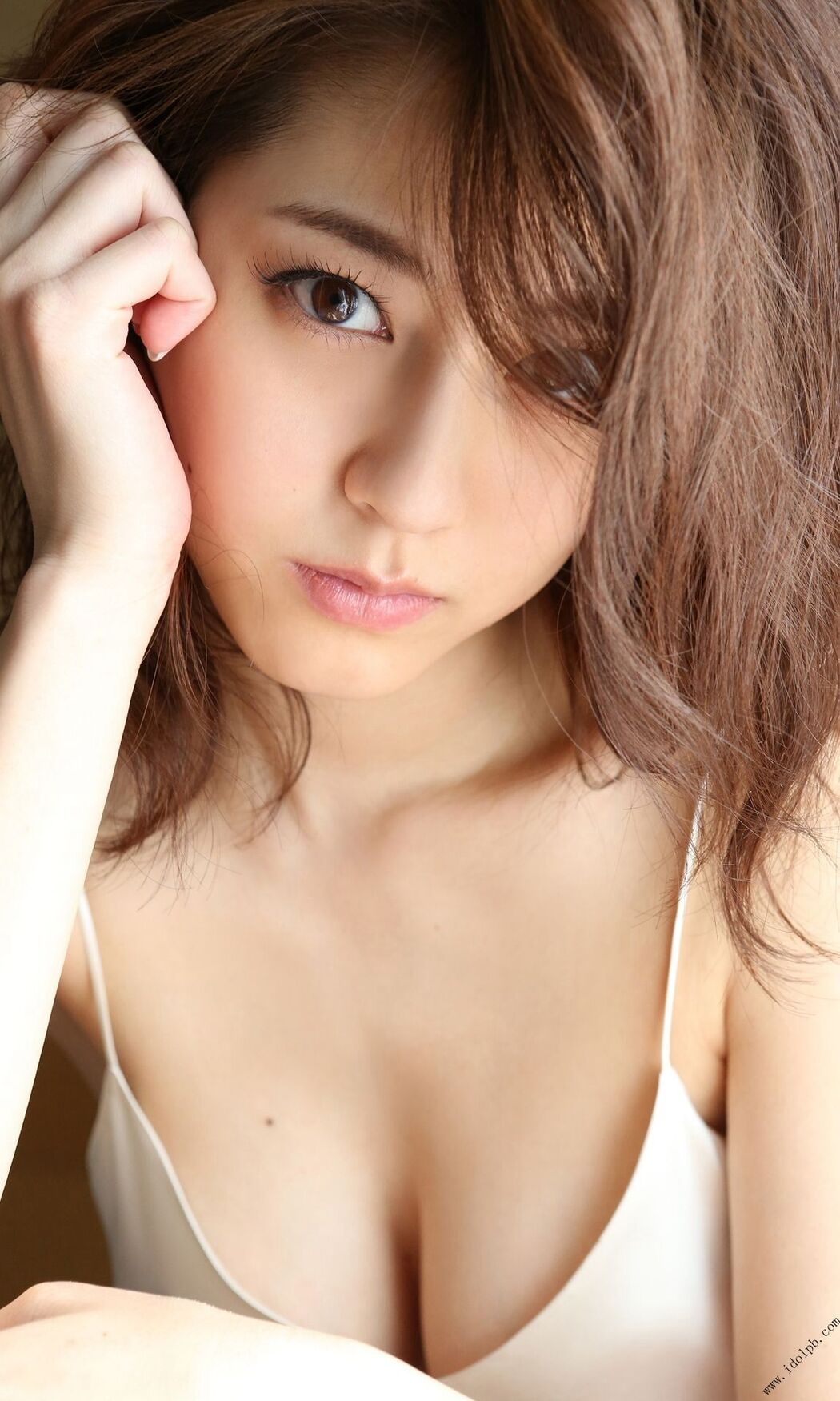 Yumi Sugimoto "The Chamber of Secrets" [PhotoBook] Cover Photo