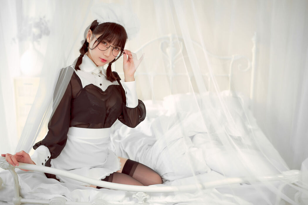[Internet celebrity COSER photo] Zhou Ji is a cute bunny - glasses maid