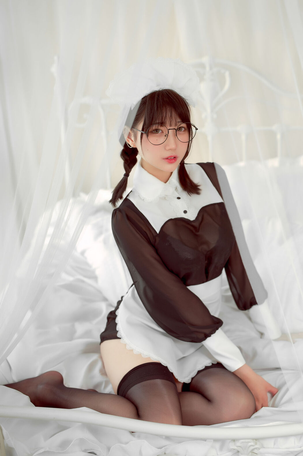 [Internet celebrity COSER photo] Zhou Ji is a cute bunny - glasses maid
