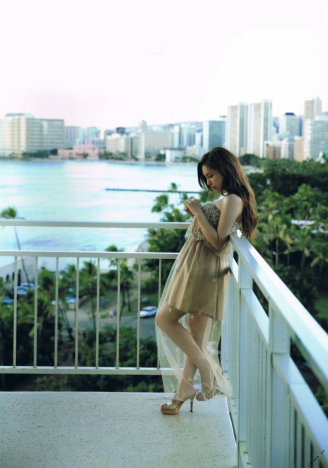 Tomomi Kasai "Burning" [PhotoBook]