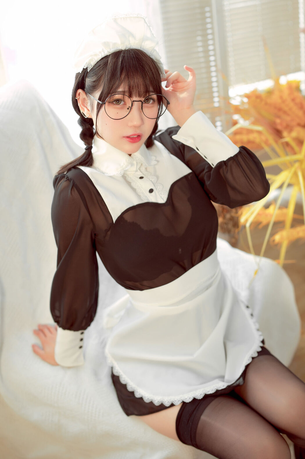 [Internet celebrity COSER photo] Zhou Ji is a cute bunny - glasses maid