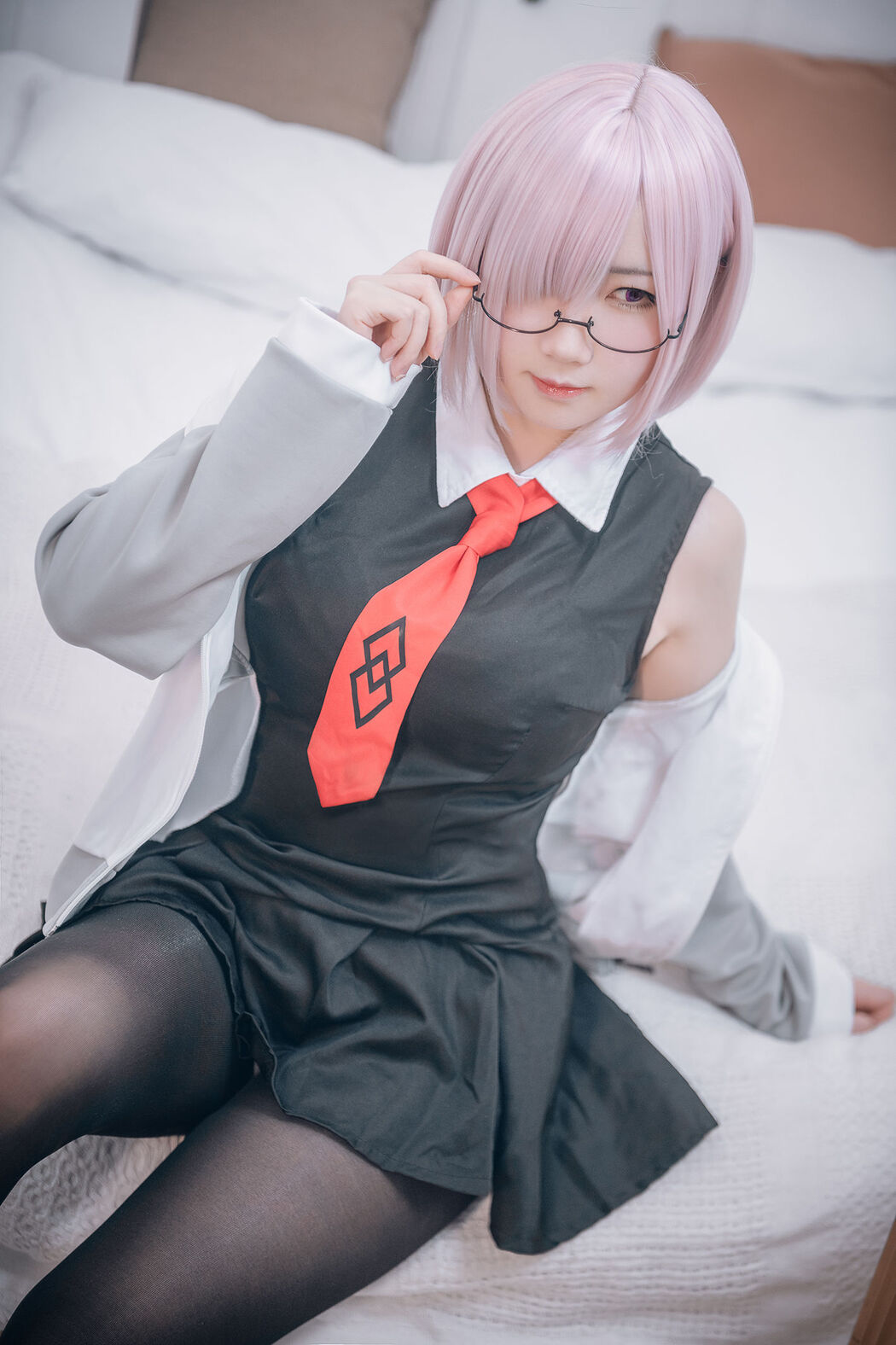 [Net Red COSER Photo] The slightly sensual cute girl is the last word - Matthew's uniform & cat under the clothes