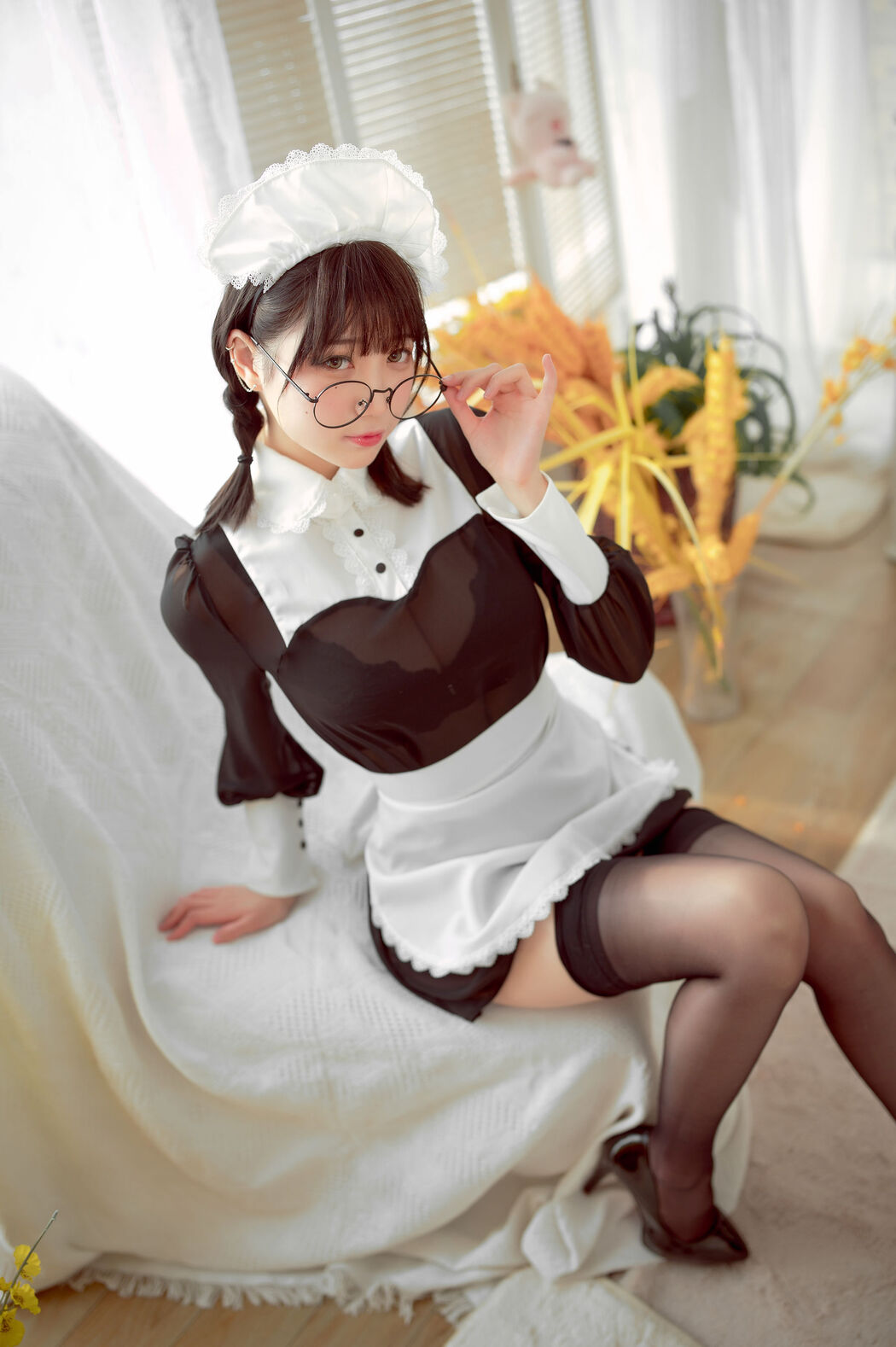 [Internet celebrity COSER photo] Zhou Ji is a cute bunny - glasses maid