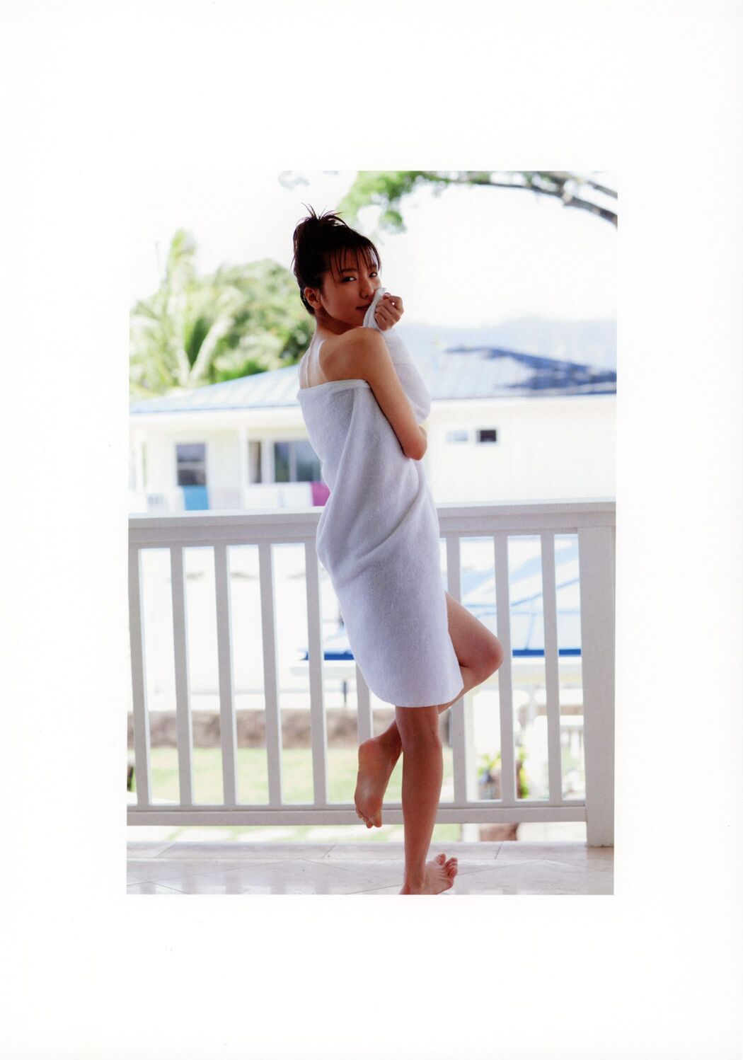 Erina Mano << Escalation >> [PhotoBook]