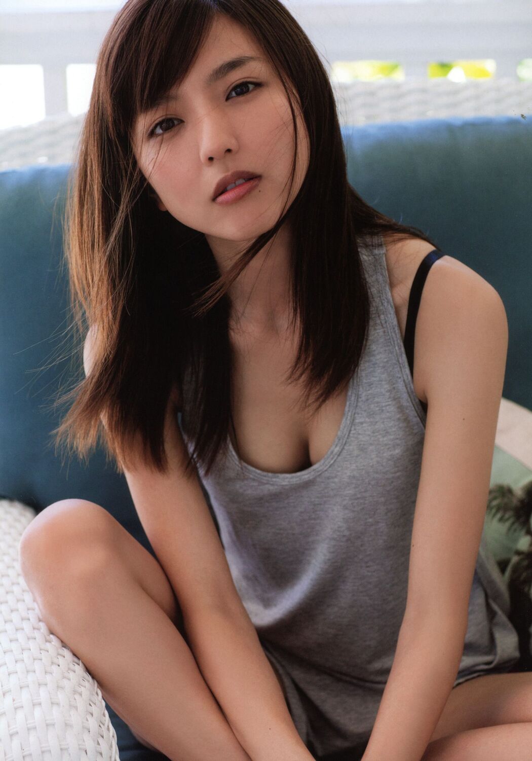 Erina Mano << Escalation >> [PhotoBook]