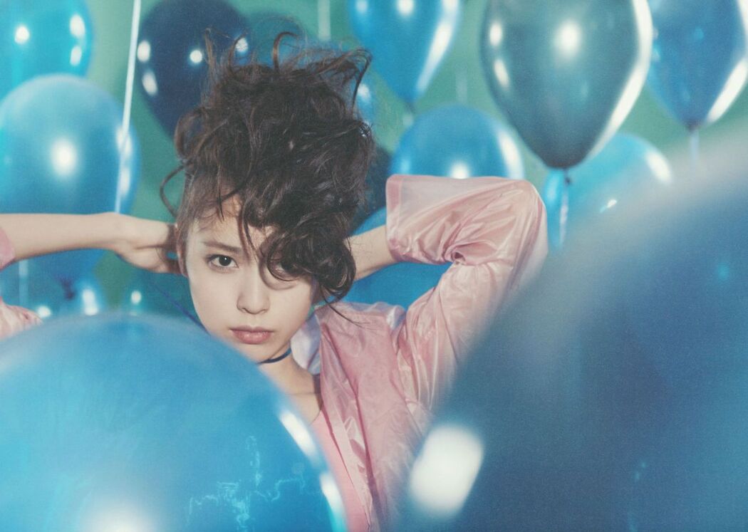 Erika Toda "IQUEEN" [PhotoBook]