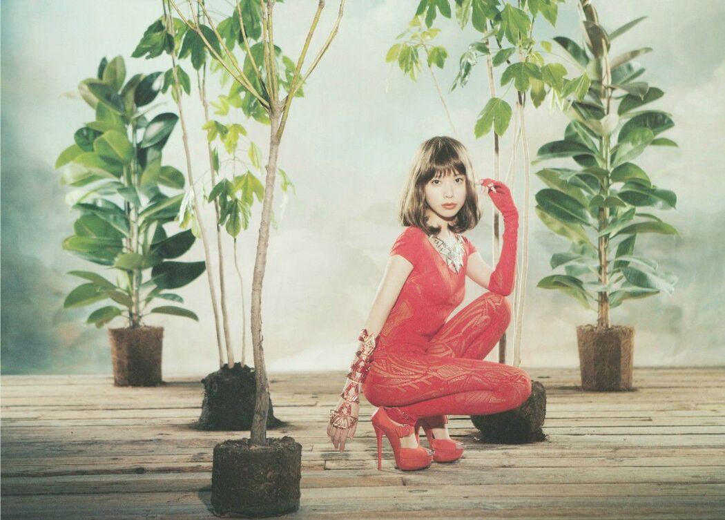 Erika Toda "IQUEEN" [PhotoBook]