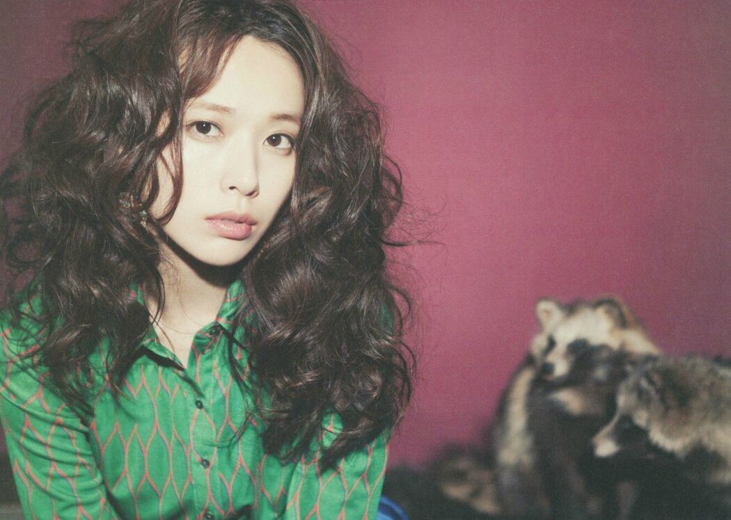 Erika Toda "IQUEEN" [PhotoBook]