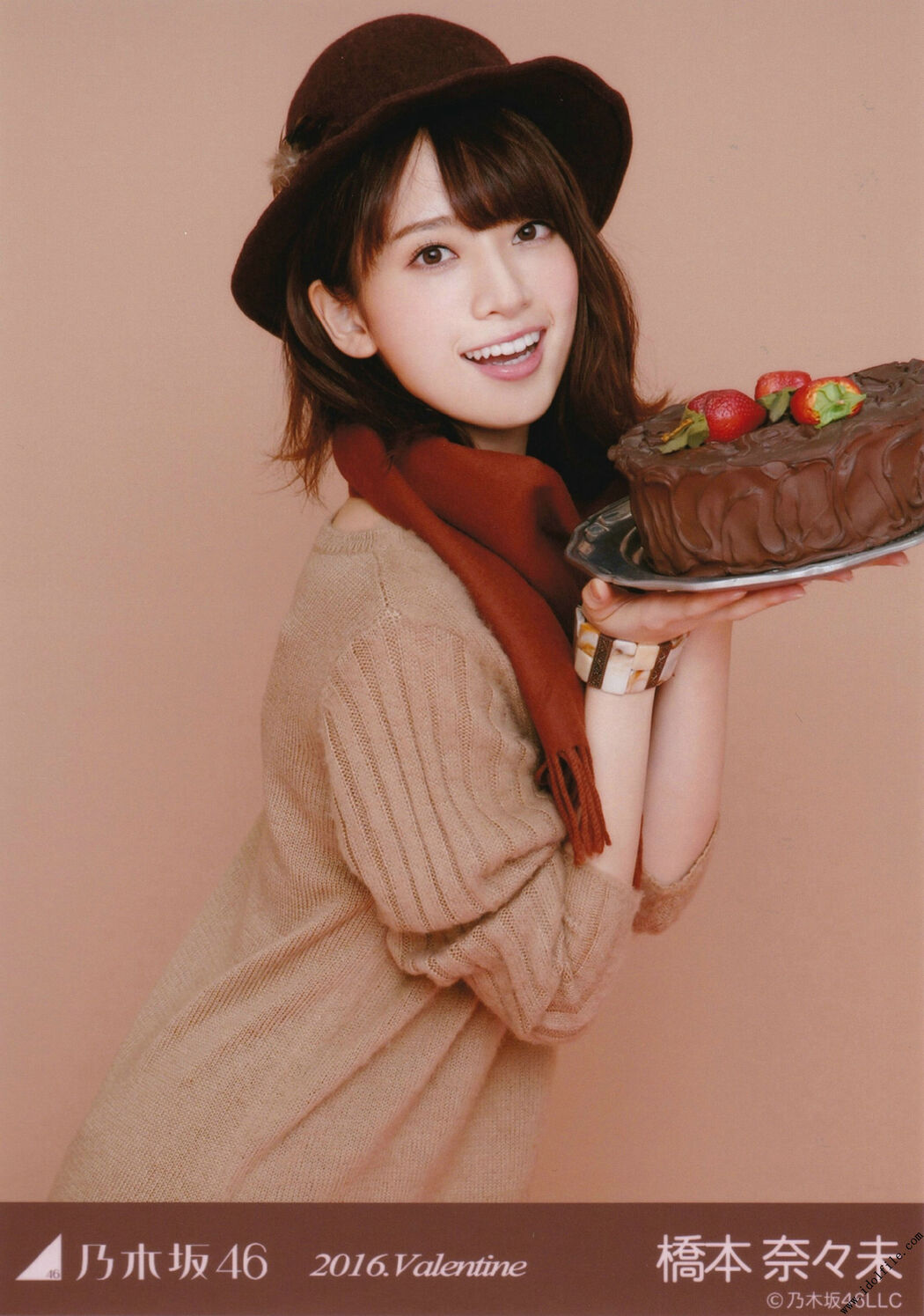 Nogizaka46 << CARD Raw Photo >> [PhotoBook]