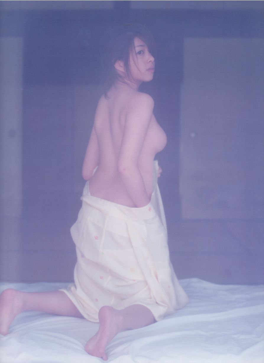 Maki Maki "Birth" [PhotoBook]