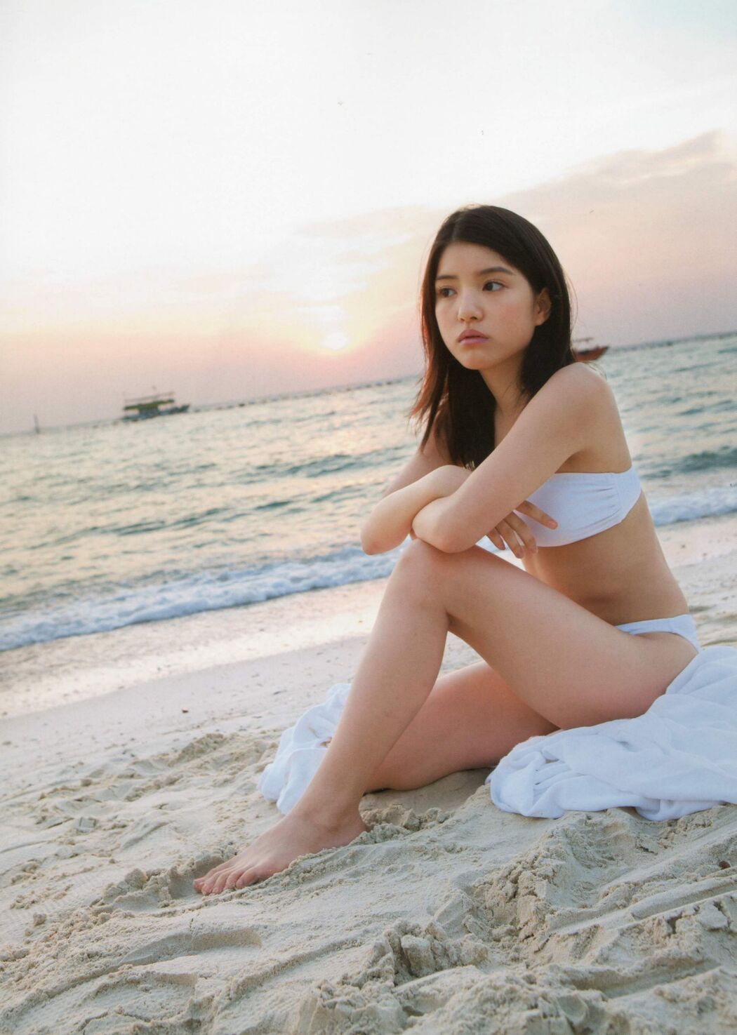 Umika Kawashima "Umikaze" [PhotoBook]