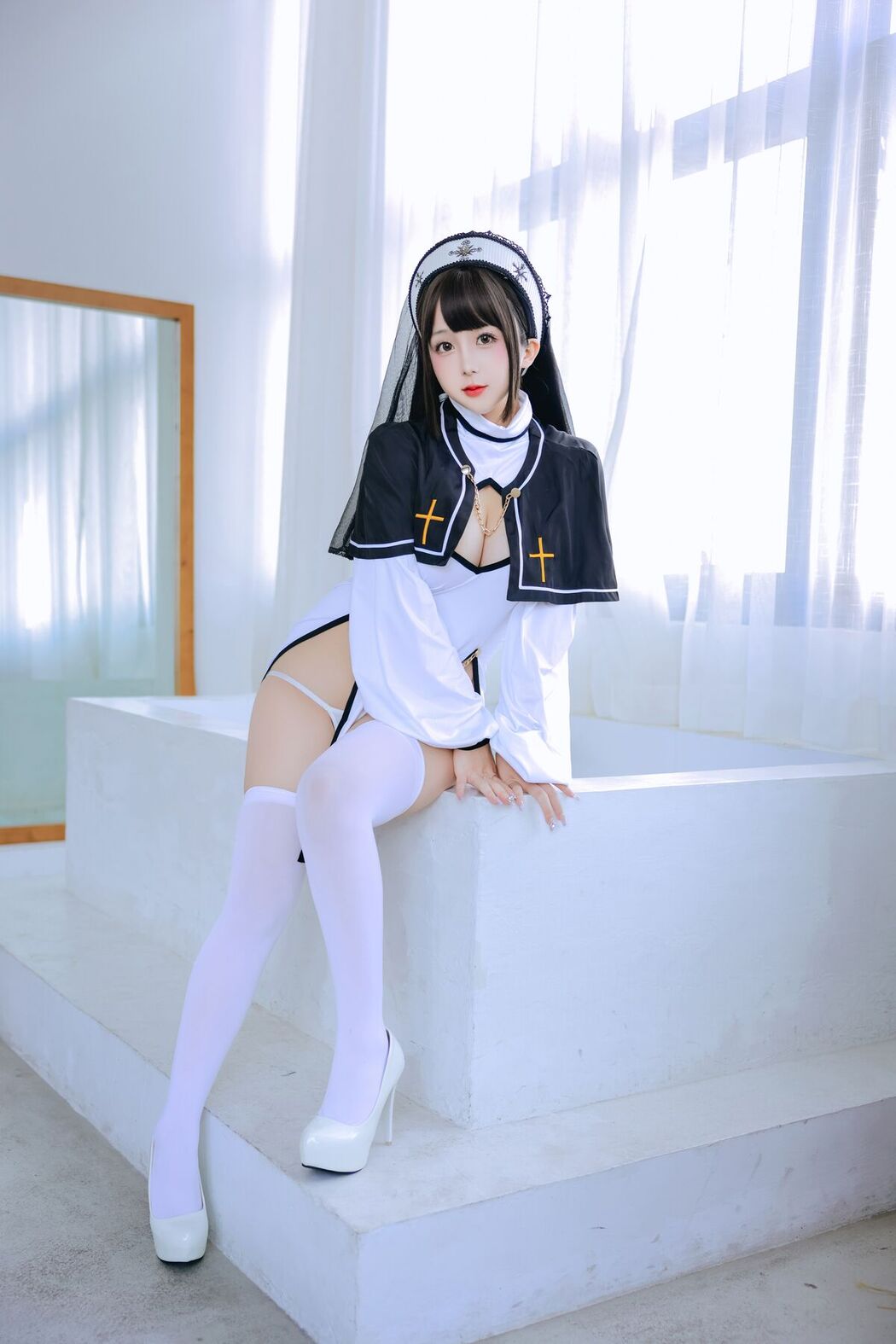 Coser@日奈娇 – 修女 Part1