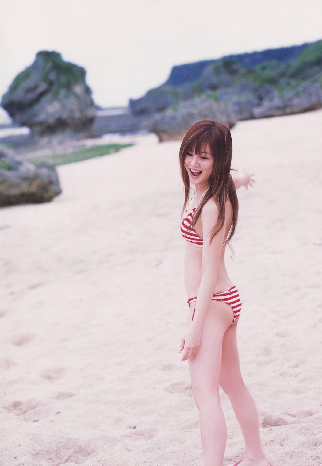 Risa Niigaki "happygirl" [Photobook]