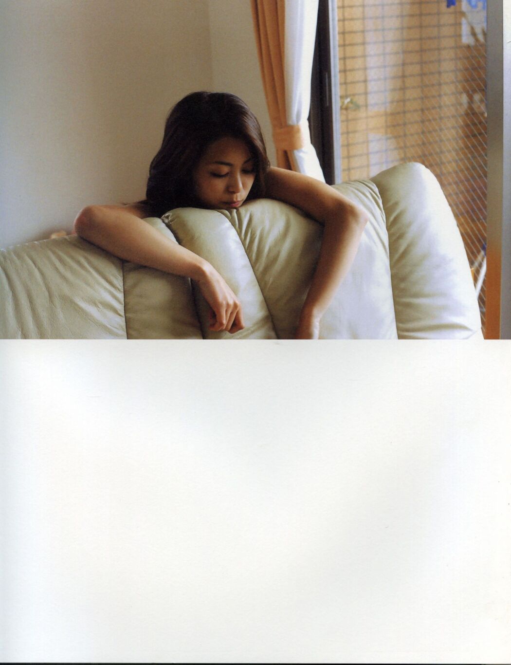 Mayuko Iwasa "イキズカイ" [PhotoBook]