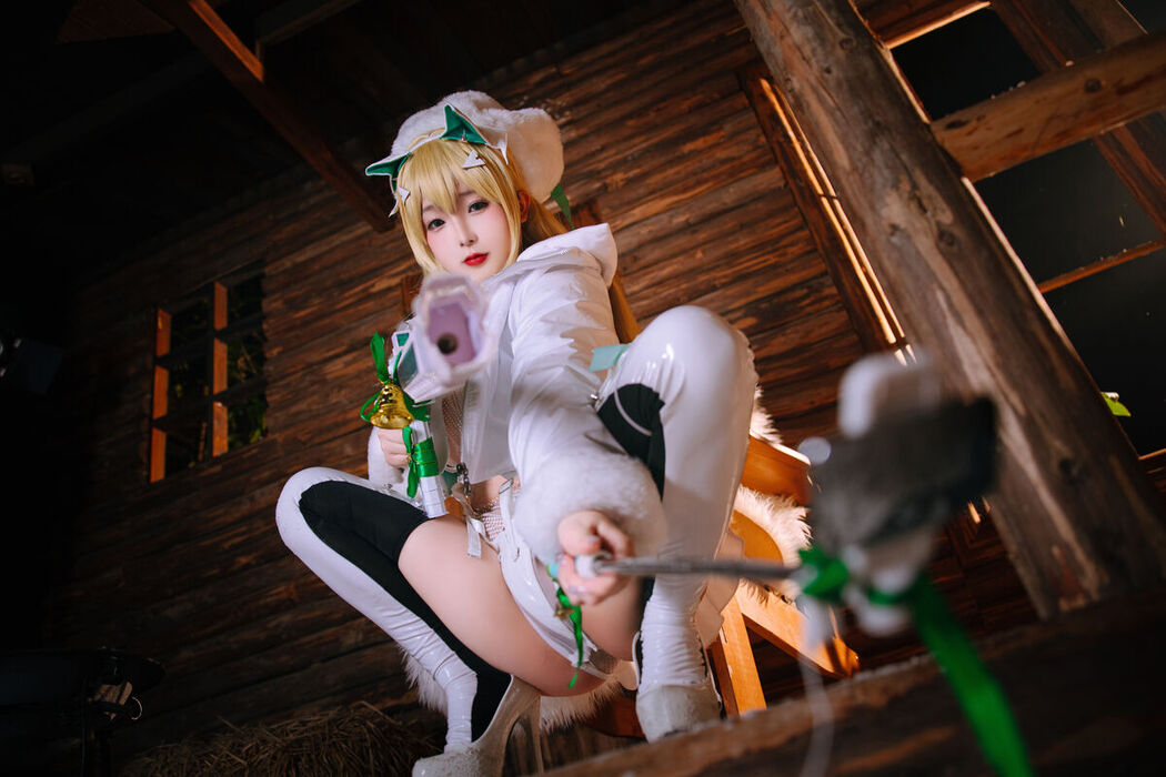 Coser@日奈娇 – 露菲圣诞