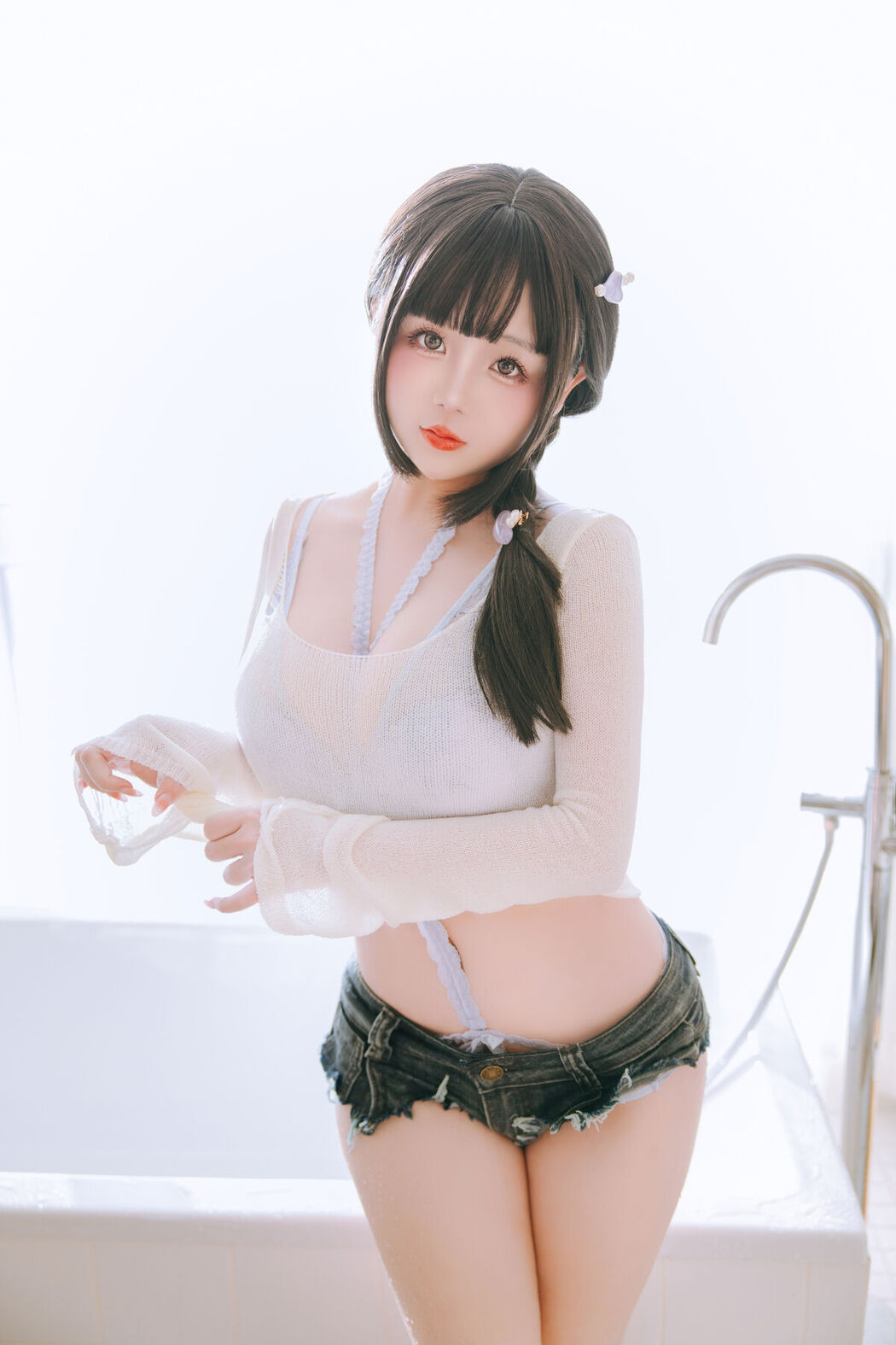 Coser@日奈娇 – 牛仔裤人妻 Part1