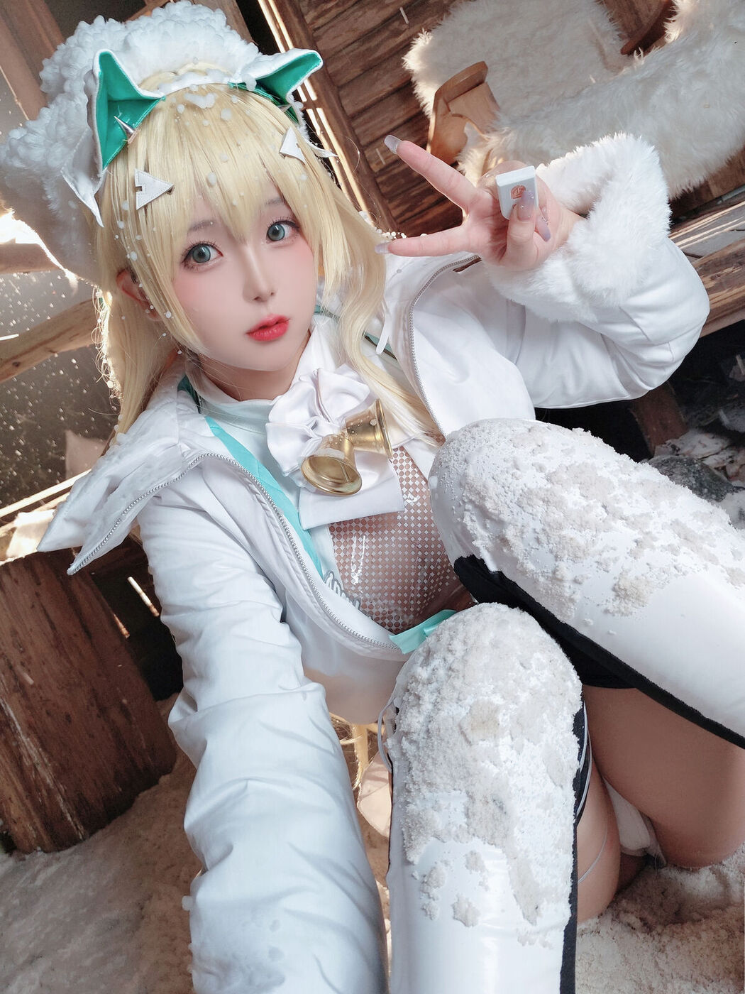 Coser@日奈娇 – 露菲圣诞