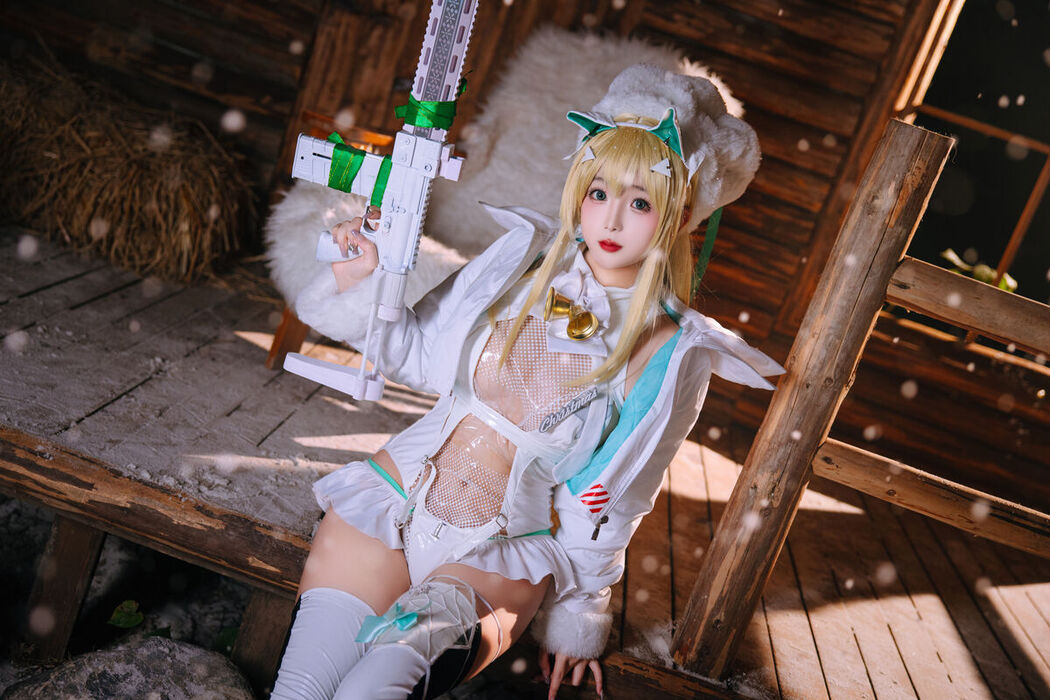 Coser@日奈娇 – 露菲圣诞