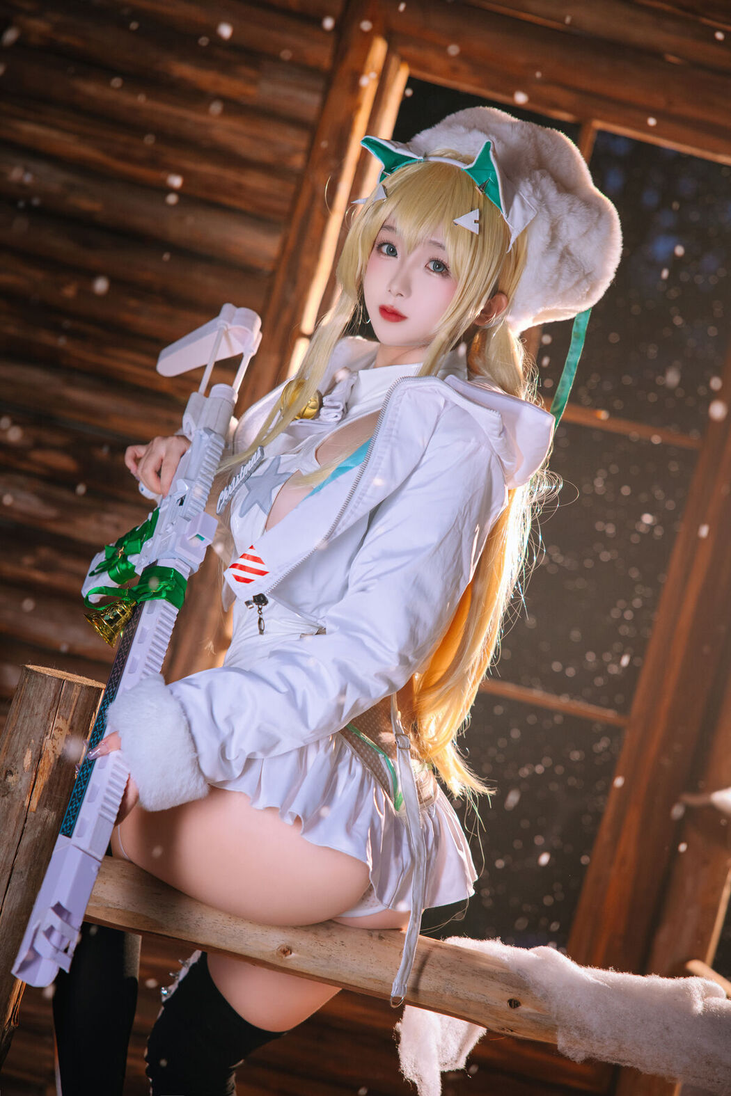 Coser@日奈娇 – 露菲圣诞