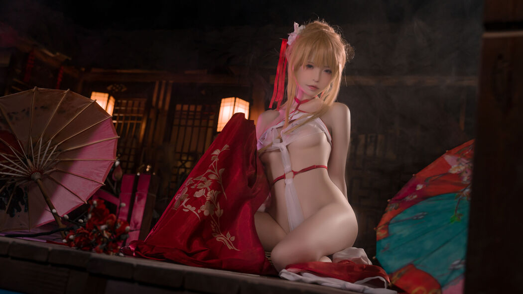 [Internet celebrity COSER photo] Coco teacher - Azur Lane, glorious cool night and spring snow