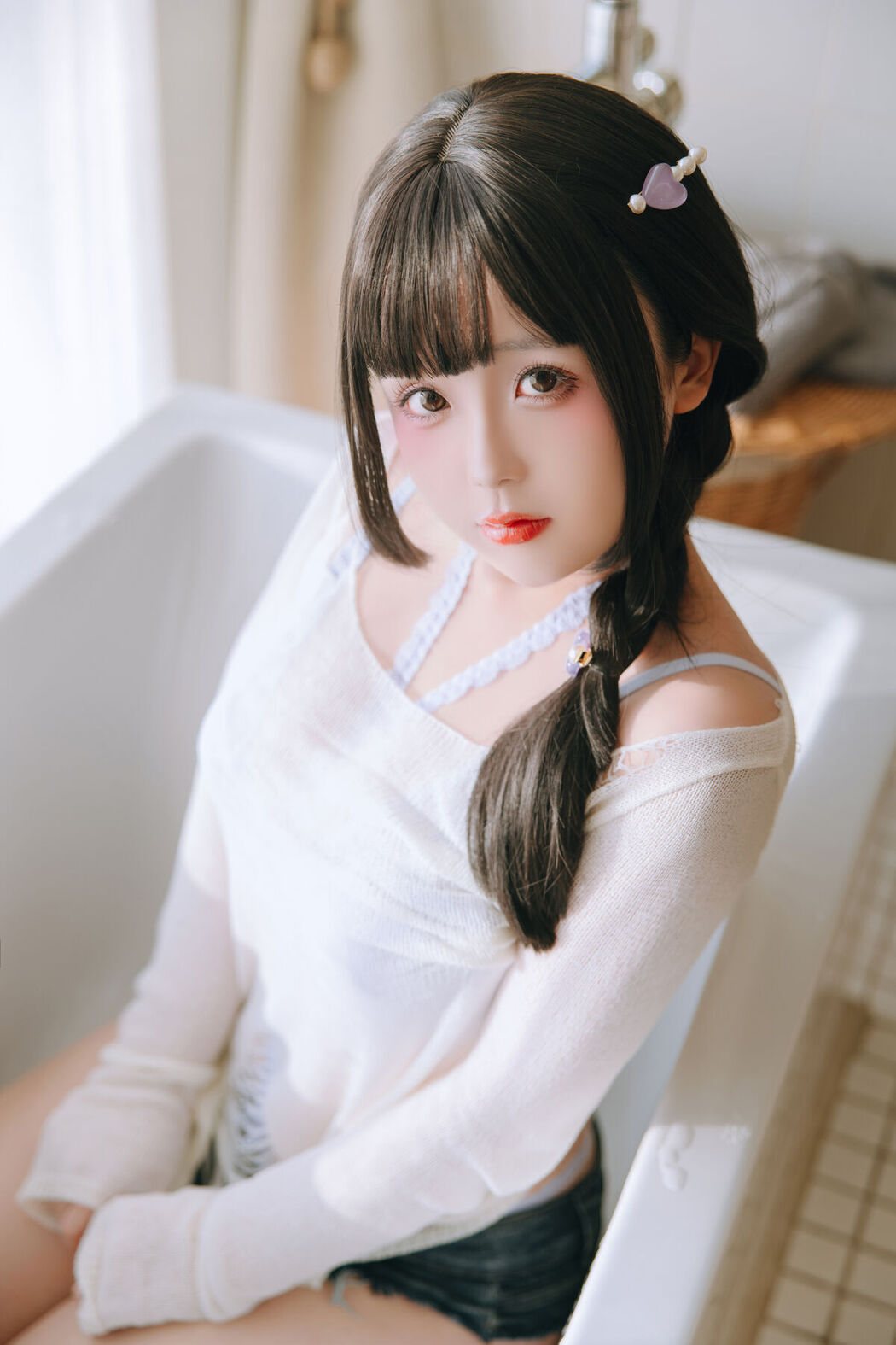 Coser@日奈娇 – 牛仔裤人妻 Part1