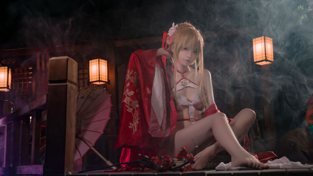 [Internet celebrity COSER photo] Coco teacher - Azur Lane, glorious cool night and spring snow