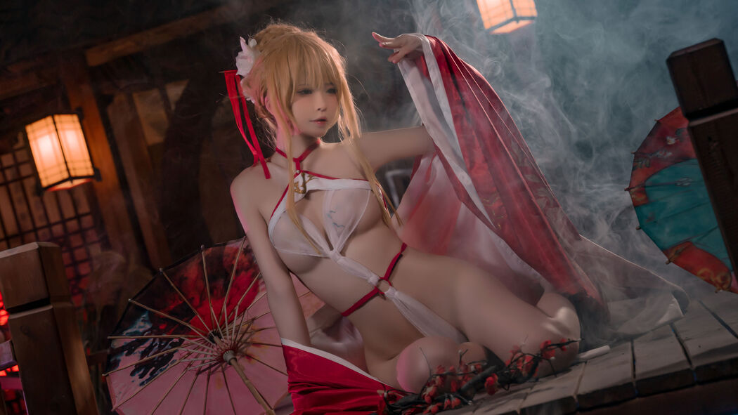 [Internet celebrity COSER photo] Coco teacher - Azur Lane, glorious cool night and spring snow