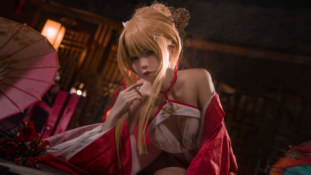 [Internet celebrity COSER photo] Coco teacher - Azur Lane, glorious cool night and spring snow