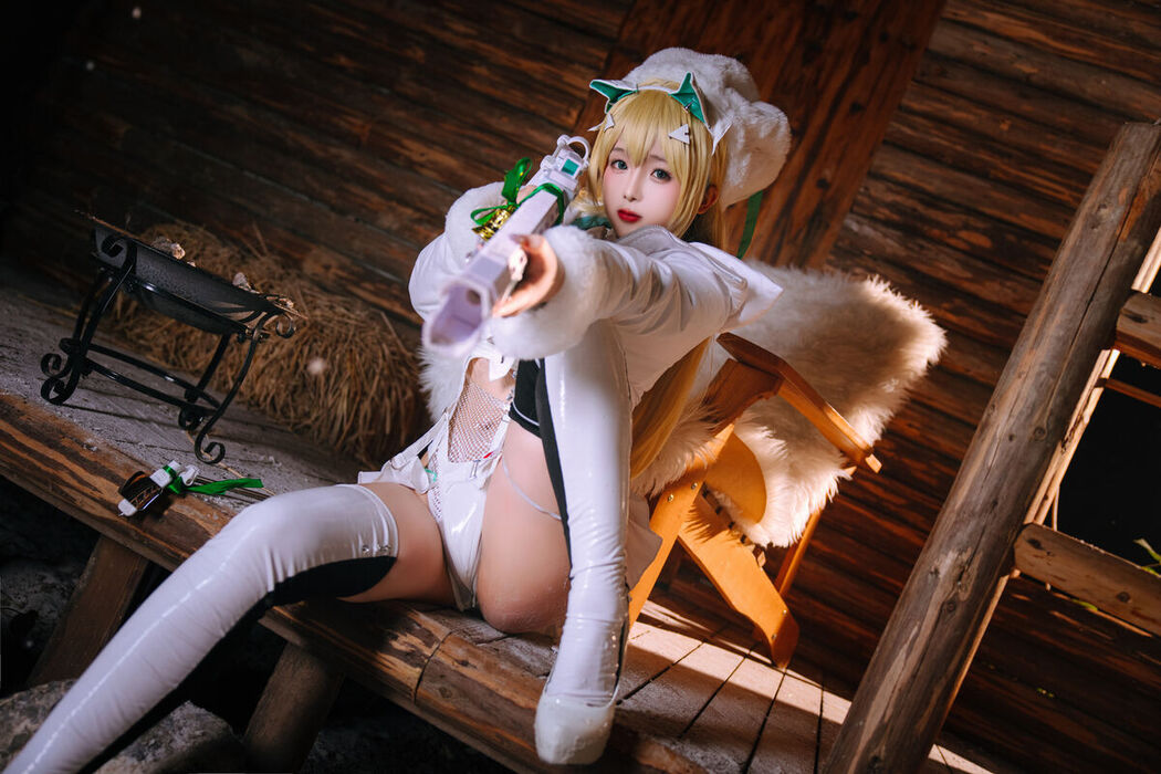 Coser@日奈娇 – 露菲圣诞