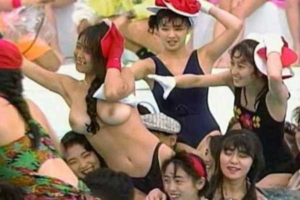  昭和のテレビが神！地上波でおっぱい丸出しエロシーン！