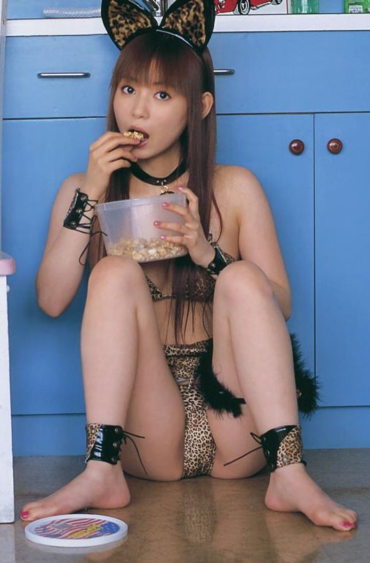  芸能人 マンスジエロ画像！女優や女子アナのエロい股間の割れ目