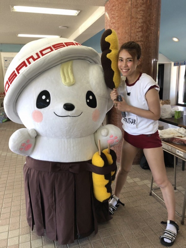  紺野ぶるま エロ画像！おっぱいや脱いだらスケベ水着が抜ける！