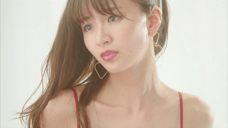  岡崎紗絵 エロ画像！パンチラ・濡れ場・フェラ顔の抜けるお宝！