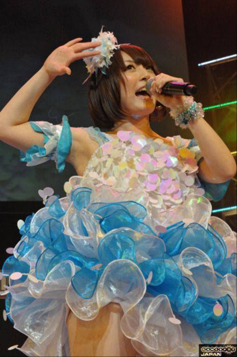  花澤香菜 エロ画像！パンチラ・胸チラおっぱい・フェラ顔が抜けるお宝！