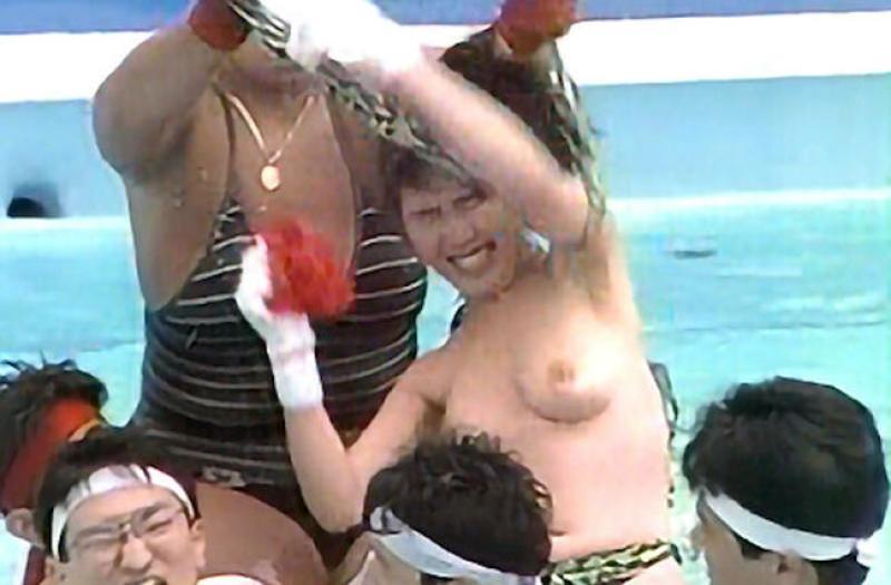  昭和のテレビが神！地上波でおっぱい丸出しエロシーン！