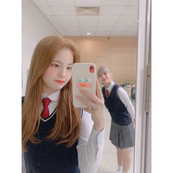  NiziU（ニジュー）エロ画像！おっぱい・パンチラ・太ももが激シコお宝！