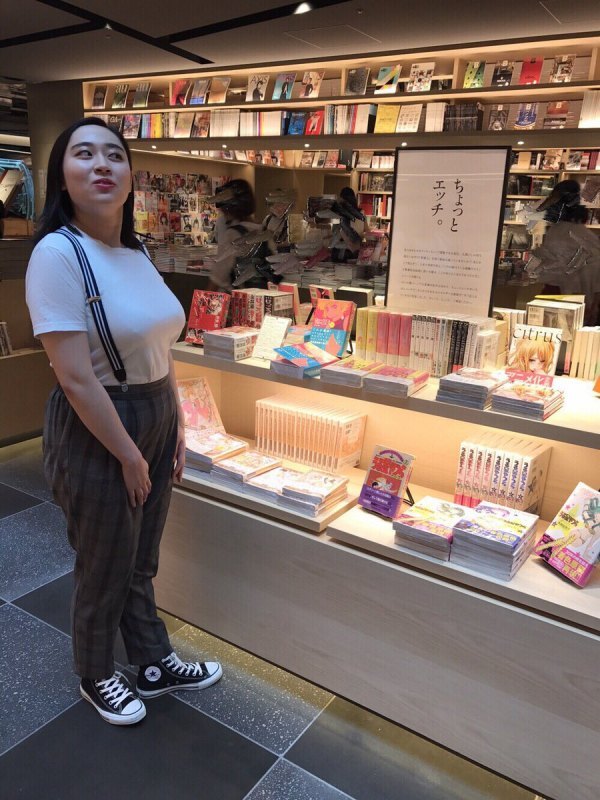  丸山礼 エロ画像！乳首ポッチ・胸チラおっぱいが抜けるお宝！ Cover Photo