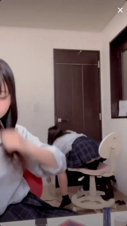  ライブ生配信パンチラが激シコ！ Cover Photo