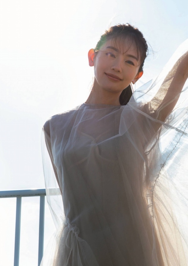  中村ゆり ヌード画像！濡れ場やパン線が食い込む尻のお宝！