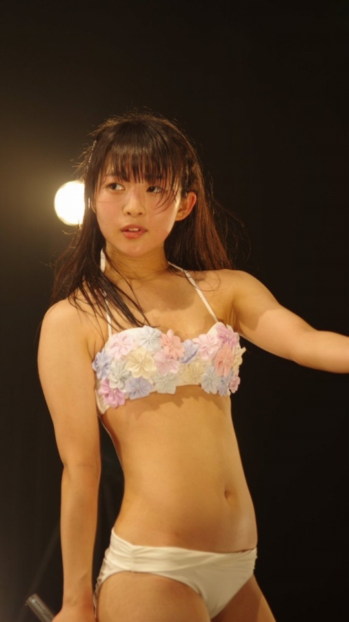  売れない地下アイドルの過激ライブエロ画像！パンチラどころかヌード！
