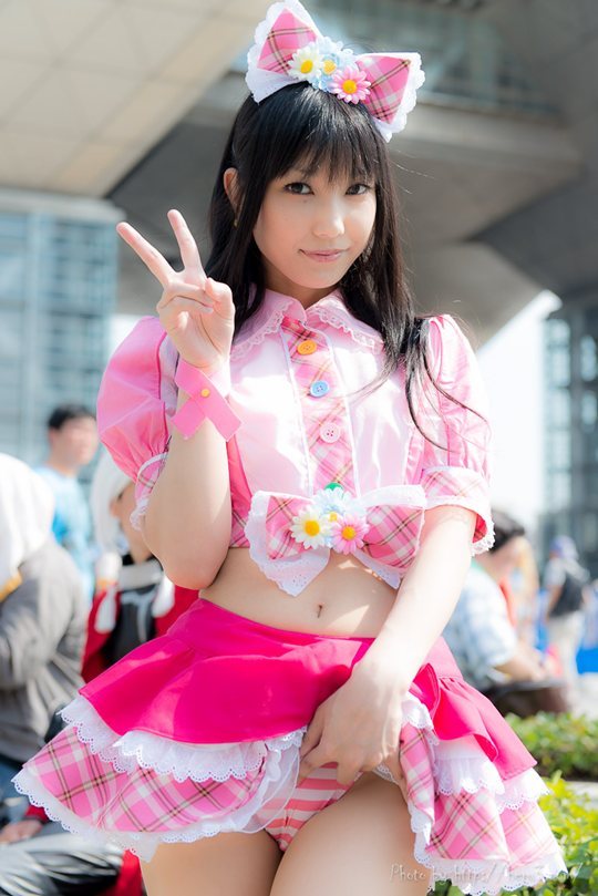  コスプレイヤー パンチラ画像！激シコな最高のパンティ！