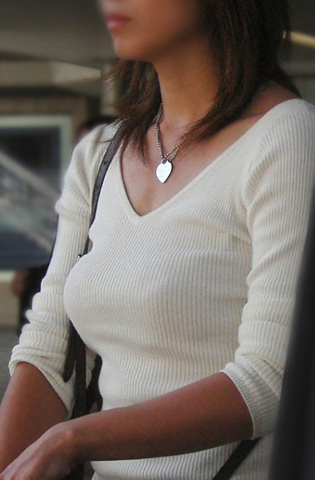  ニット巨乳画像！おっぱいがエロく見えるセーターが激シコ！