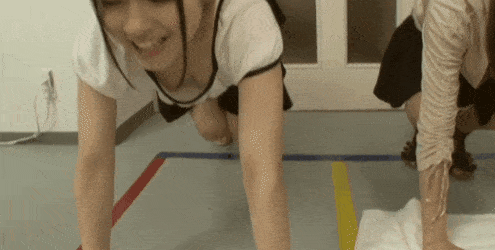  パイチラ GIF！先っちょがエチエチなエロ画像！